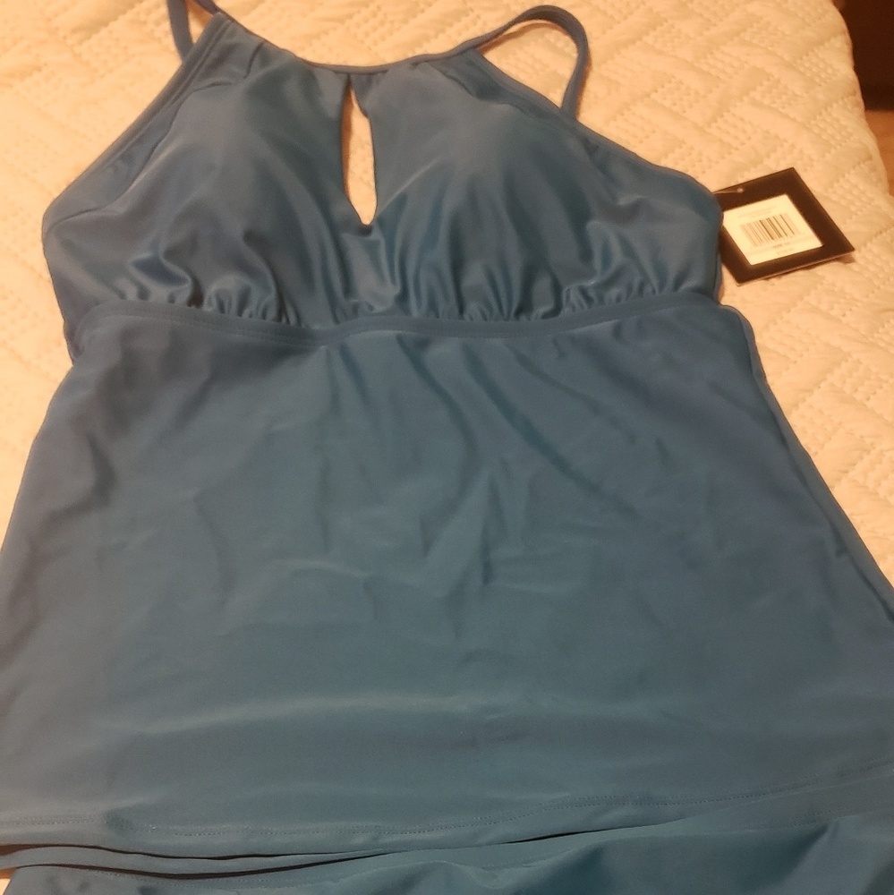 NWTs Ellen Tracy Key Hole High Neck Tankini Set